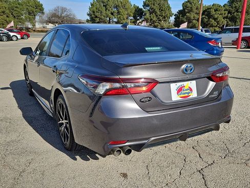 Used 2023 Toyota Camry SE image 8