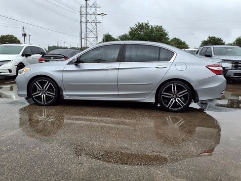 Used 2017 Honda Accord Sport image 22