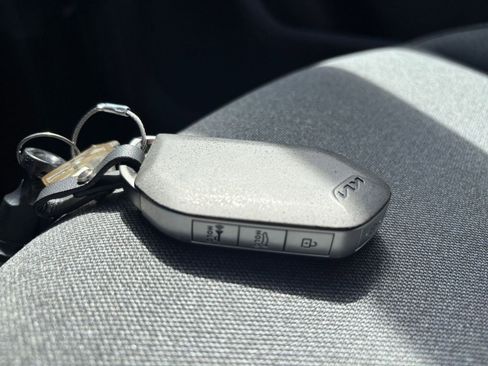 Used 2025 Kia K4 LXS image 21