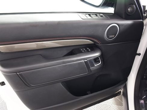 Used 2019 Land Rover Discovery HSE AWD/4WD image 14