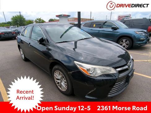 Used 2016 Toyota Camry LE FWD image 1