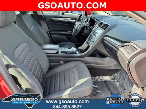 Used 2020 Ford Fusion SE image 25