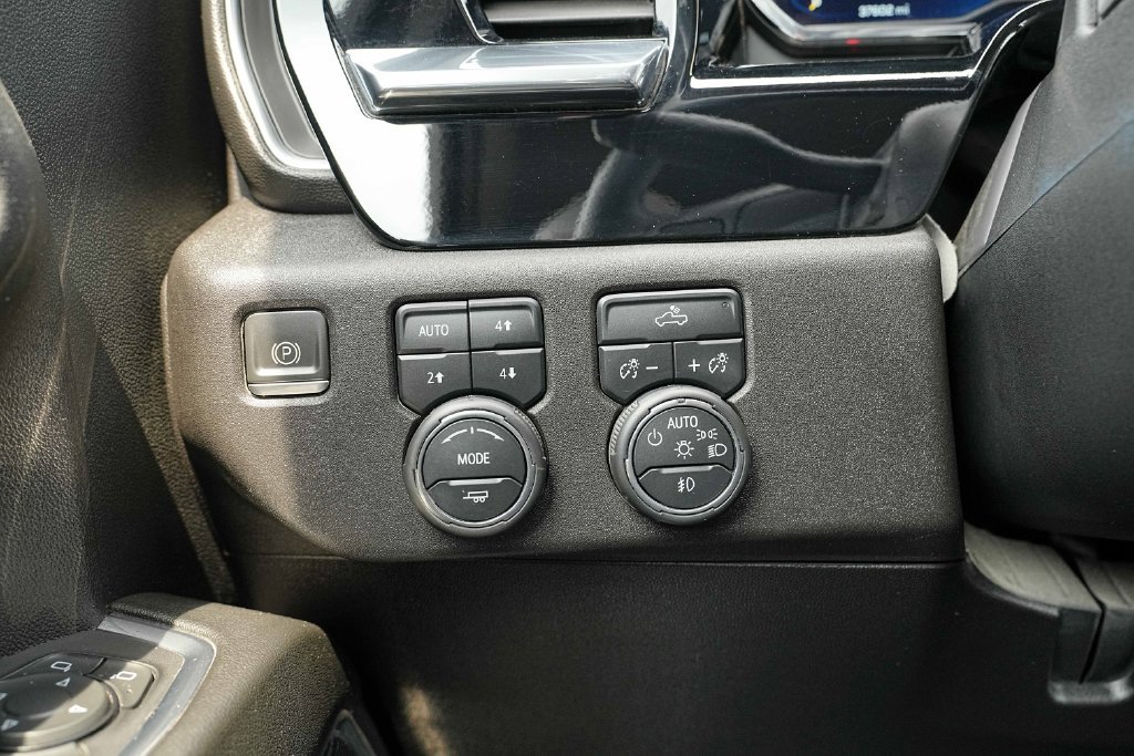 Used 2024 Chevrolet Silverado 1500 RST AWD/4WD image 39
