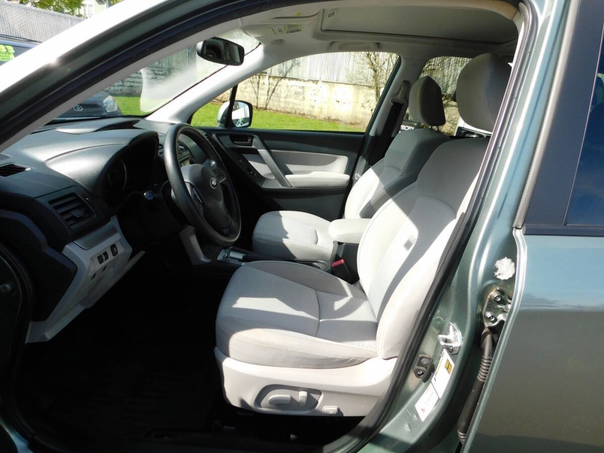 Used 2015 Subaru Forester 2.5i Premium w/ All-Weather Package AWD/4WD image 7