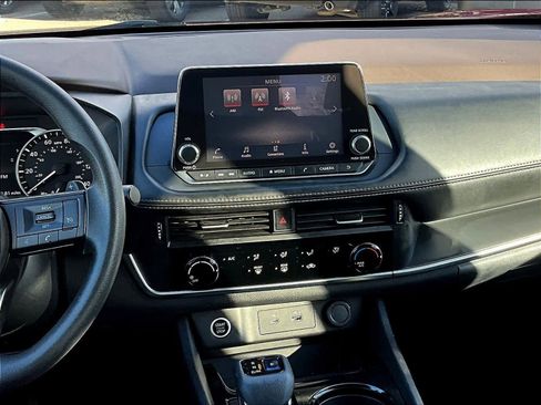 Used 2021 Nissan Rogue S image 18