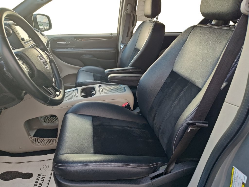 Used 2018 Dodge Grand Caravan SXT FWD image 9