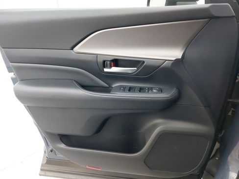 Used 2024 Toyota Grand Highlander AWD image 30