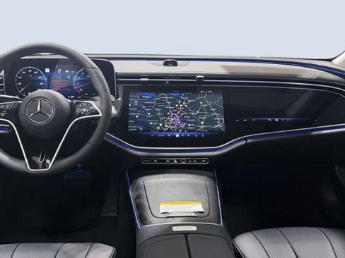 New 2026 Mercedes-Benz E 350 4MATIC Sedan image 6