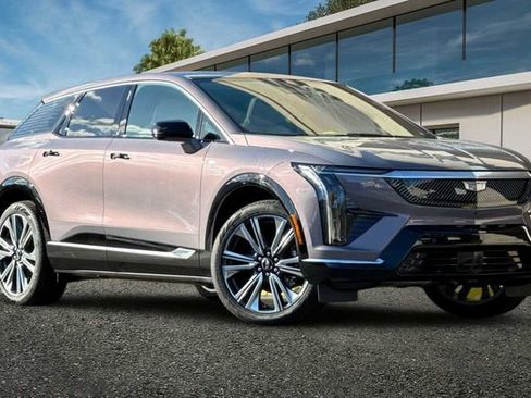 New 2026 Cadillac Optiq Luxury 2 w/ LPO, Floor Liner Package AWD/4WD image 28