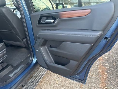 New 2026 GMC Yukon Denali w/ Sun & Power Step Package image 25