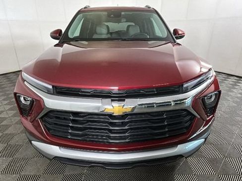 Used 2024 Chevrolet TrailBlazer LT w/ LT Cold Weather Package AWD/4WD image 7