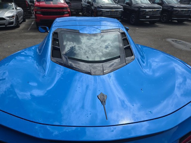 Used 2021 Chevrolet Corvette Stingray Coupe w/ Body-Color Dual Roof Package RWD image 7