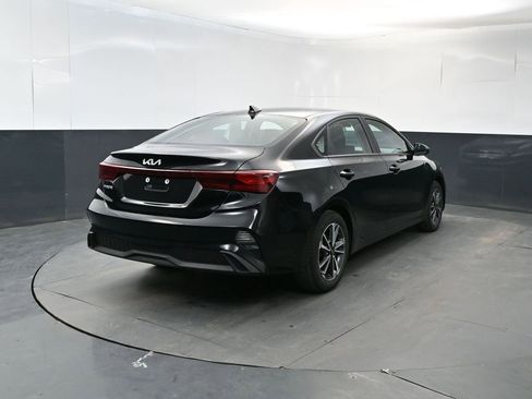 Used 2023 Kia Forte LXS FWD image 5