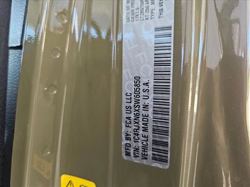 Used 2025 Jeep Wrangler Willys image 21