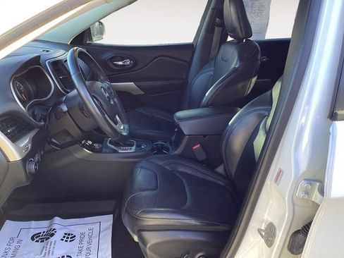 Used 2018 Jeep Cherokee Limited w/ High Altitude Package image 9