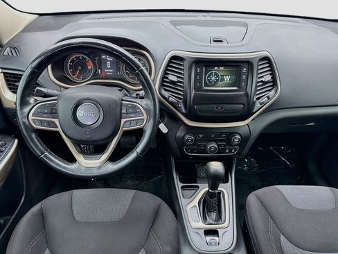 Used 2017 Jeep Cherokee Latitude image 14