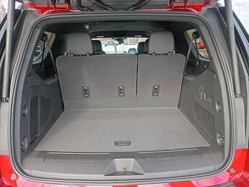 New 2026 Chevrolet Suburban LT image 24