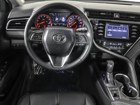 Used 2018 Toyota Camry XSE image 36