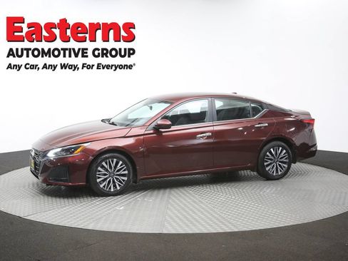 Used 2023 Nissan Altima 2.5 SV FWD image 57