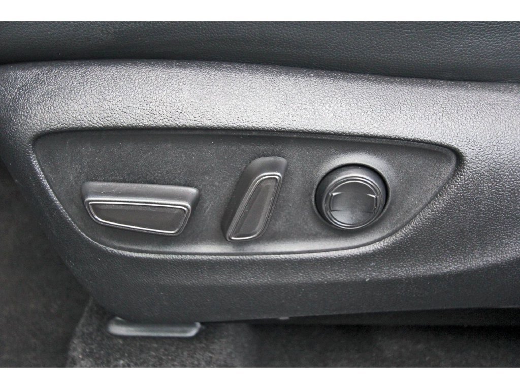 Used 2023 Toyota Highlander XLE AWD/4WD image 33