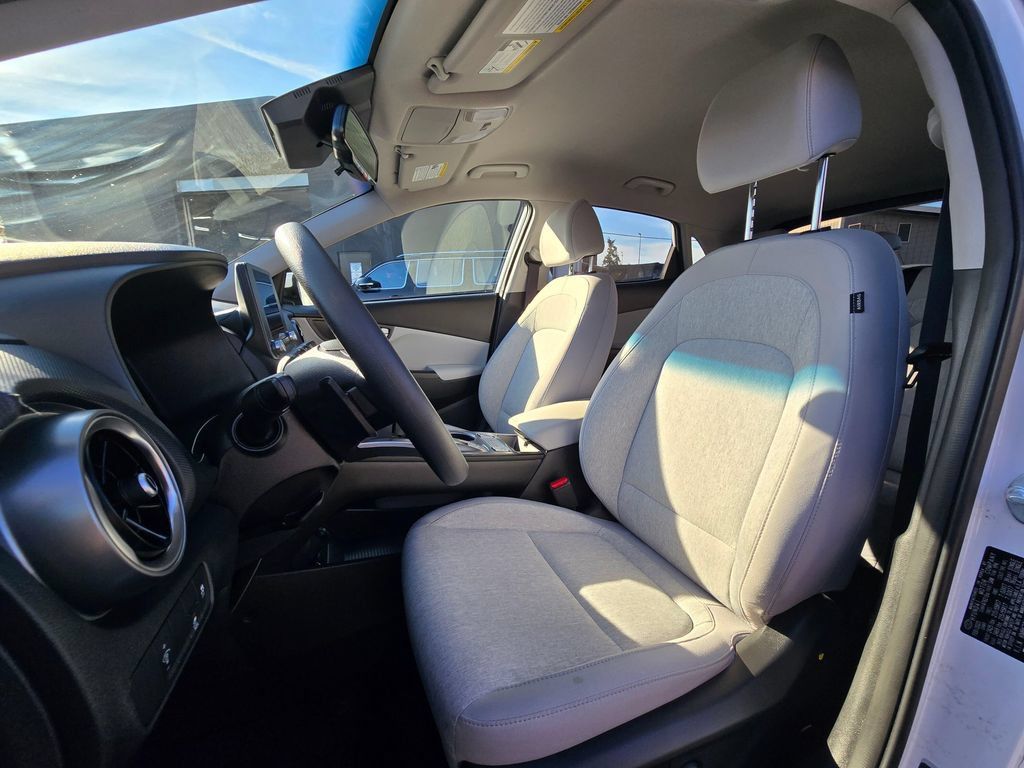 Used 2023 Hyundai Kona SE FWD image 18