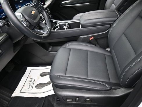 Used 2025 Chevrolet Traverse LT image 15