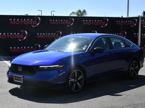 Used 2023 Honda Accord Sport image 3