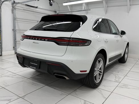 Certified 2025 Porsche Macan image 12