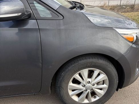 Used 2017 Kia Sedona LX w/ LX Essentials Premium Package image 18