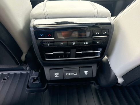 Used 2022 Acura MDX SH-AWD w/ Advance Package image 15