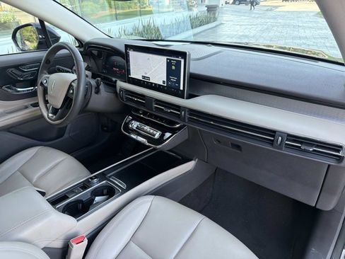 Used 2023 Lincoln Corsair FWD image 18