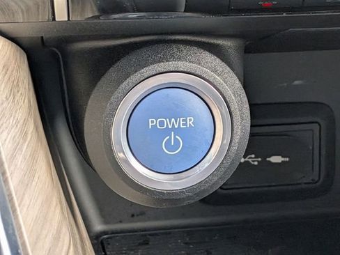 Used 2021 Toyota Venza Limited image 14