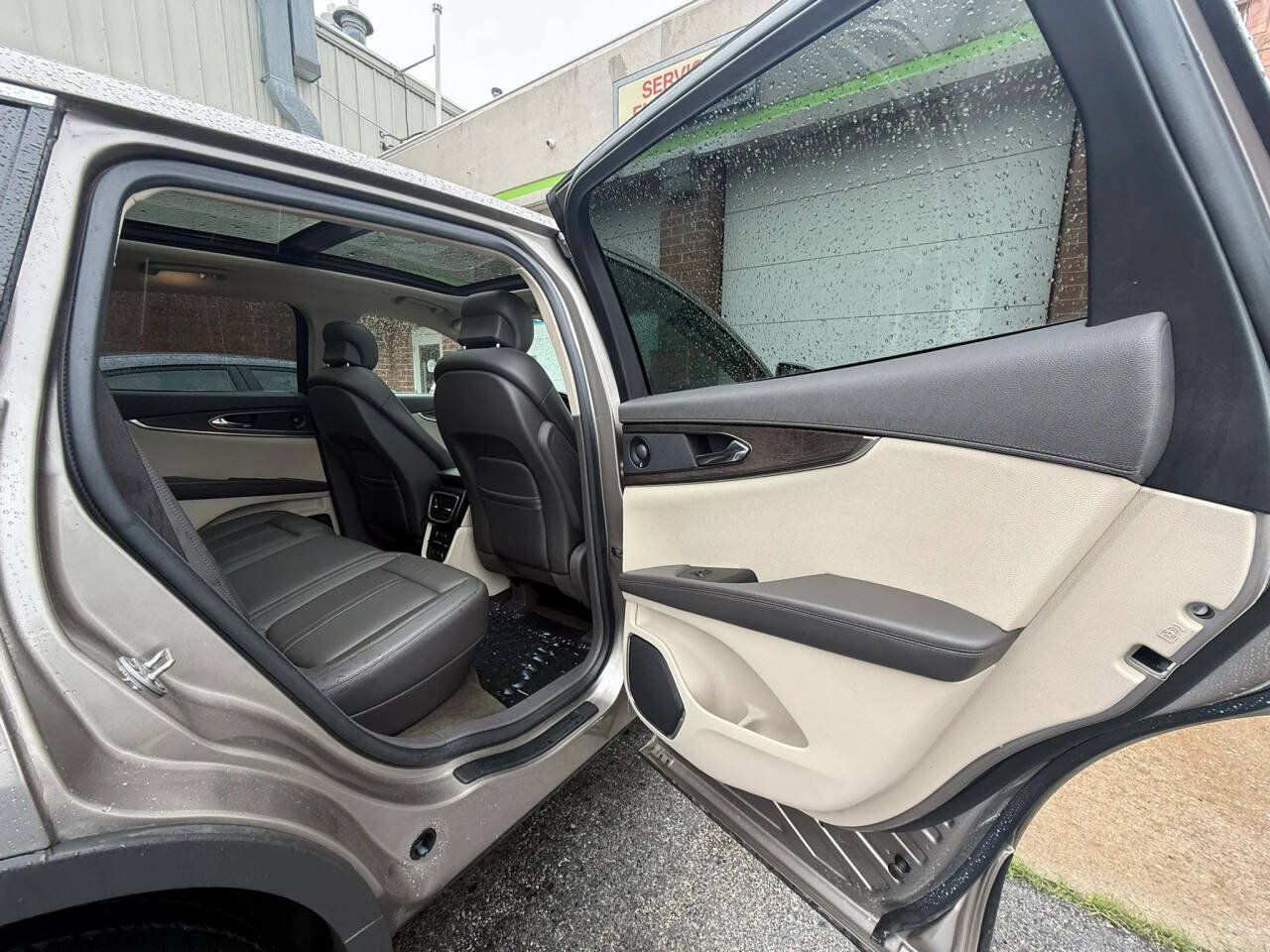 Used 2020 Lincoln Nautilus Reserve w/ Equipment Group 201A AWD/4WD image 24