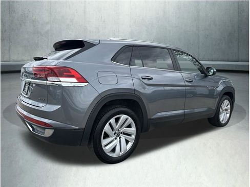 Used 2023 Volkswagen Atlas Cross Sport SE AWD/4WD image 3