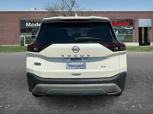 Certified 2023 Nissan Rogue SV FWD image 3