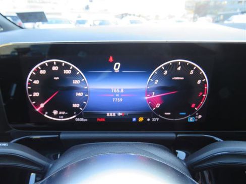 Used 2025 Mercedes-Benz GLA 250 4MATIC image 13