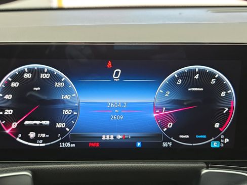 Used 2025 Mercedes-Benz GLB 35 AMG 4MATIC image 19