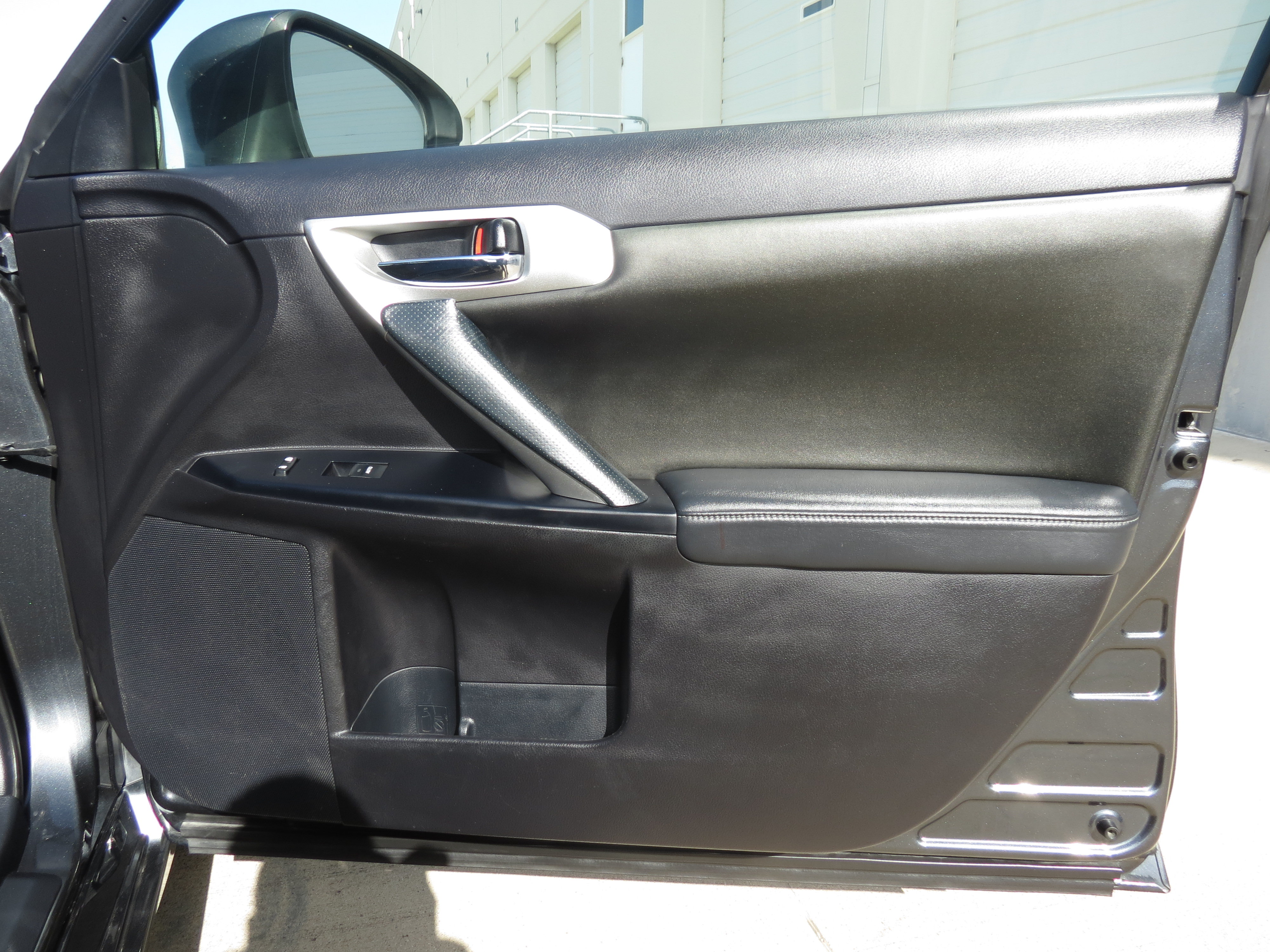 Used 2011 Lexus CT 200h Premium w/ Premium Audio Pkg FWD image 28