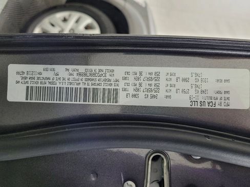 Used 2019 Dodge Journey SE image 33