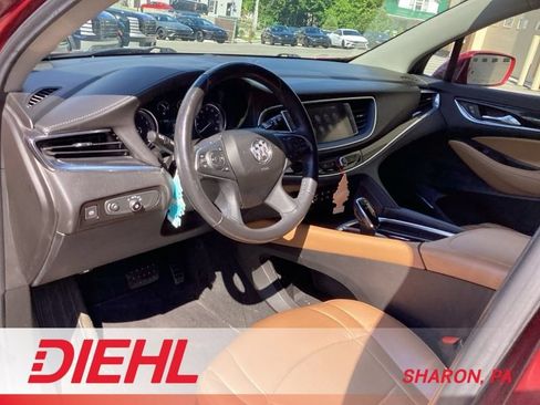 Used 2019 Buick Enclave Essence w/ LPO, Luxury Package AWD/4WD image 10