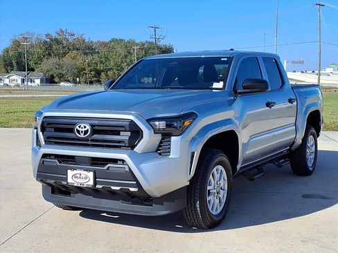 Certified 2025 Toyota Tacoma SR image 3