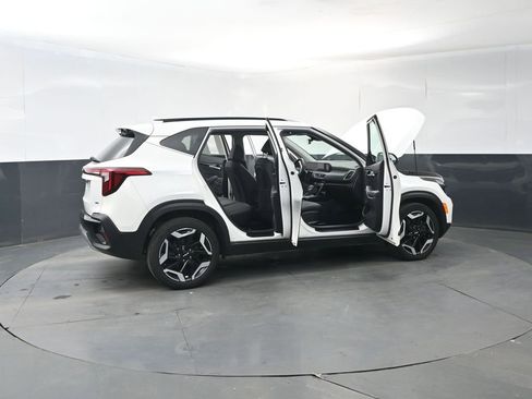 Used 2024 Kia Seltos SX w/ SX Sunroof Package image 19