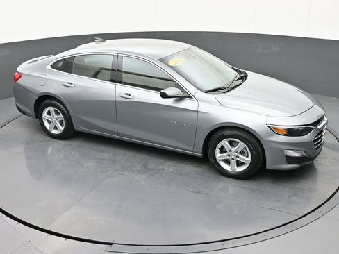 Used 2024 Chevrolet Malibu LS image 28