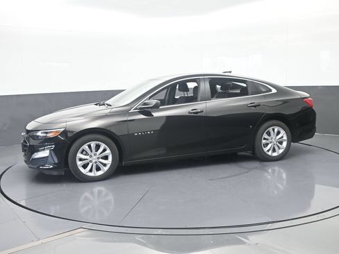 Used 2024 Chevrolet Malibu LT FWD image 2