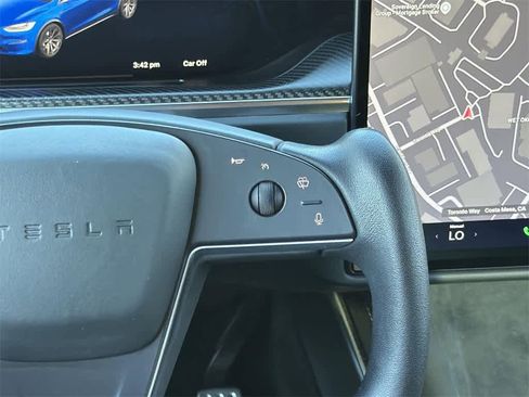 Used 2022 Tesla Model X Plaid image 15