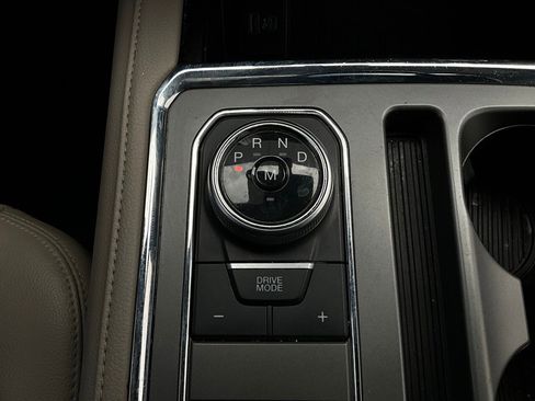 Used 2020 Ford Expedition XLT w/ Equipment Group 202A image 25