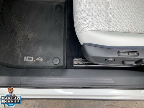 Used 2024 Volkswagen ID.4 S RWD image 15