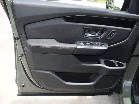 New 2026 Honda Pilot TrailSport image 5