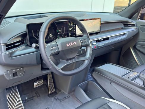 Used 2025 Kia EV9 GT-Line AWD/4WD image 14