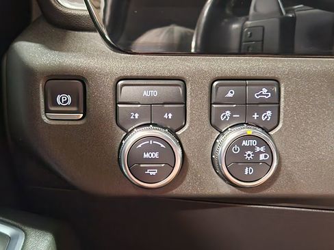 Used 2023 GMC Sierra 1500 SLT w/ SLT Convenience Package image 41